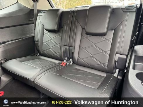 Certified 2025 Volkswagen Atlas SE image 11