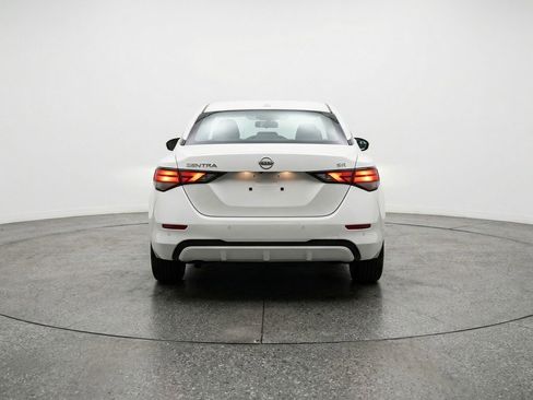 Used 2025 Nissan Sentra SV image 7