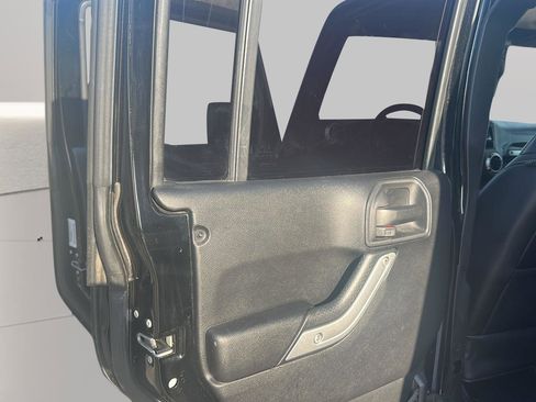 Used 2016 Jeep Wrangler Unlimited Sahara w/ Dual Top Group image 11