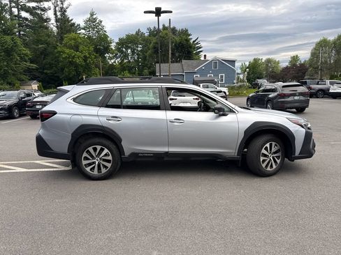 Used 2024 Subaru Outback AWD/4WD image 6