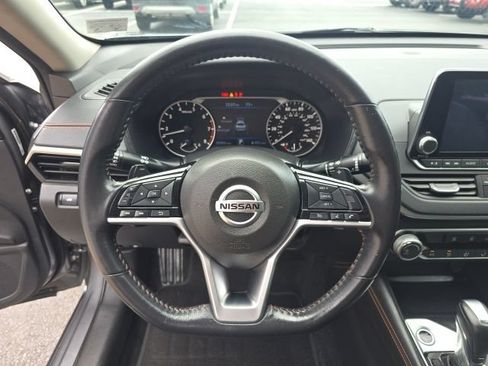 Used 2019 Nissan Altima 2.5 SR FWD image 17