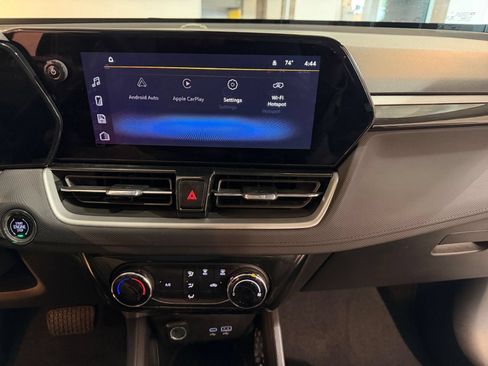 Used 2025 Chevrolet TrailBlazer LT FWD image 17