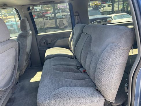 Used 1995 Chevrolet Suburban 4WD image 11