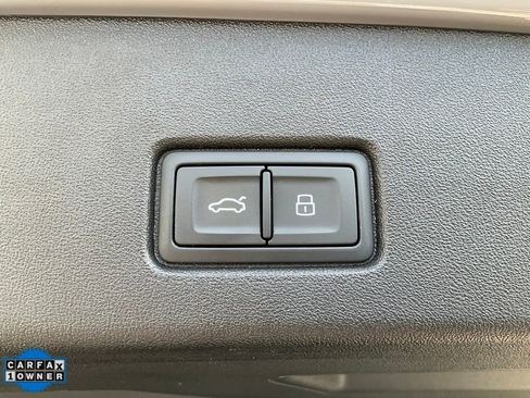 Used 2023 Audi Q4 e-tron Premium Plus w/ Premium Plus RWD image 10