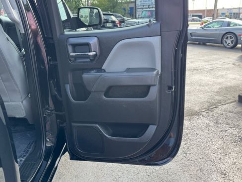 Used 2019 Chevrolet Silverado 1500 Custom w/ Custom Convenience Package AWD/4WD image 17