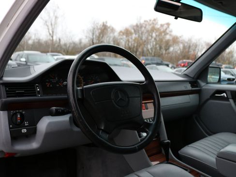 Used 1993 Mercedes-Benz 300 E 2.8 image 22