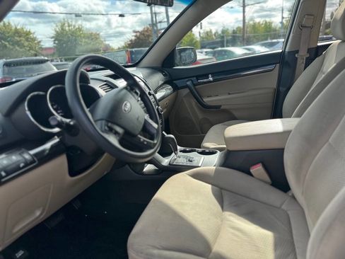Used 2011 Kia Sorento LX image 13