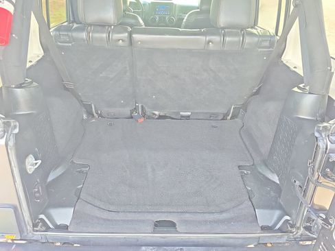 Used 2018 Jeep Wrangler Unlimited Sport S AWD/4WD image 13