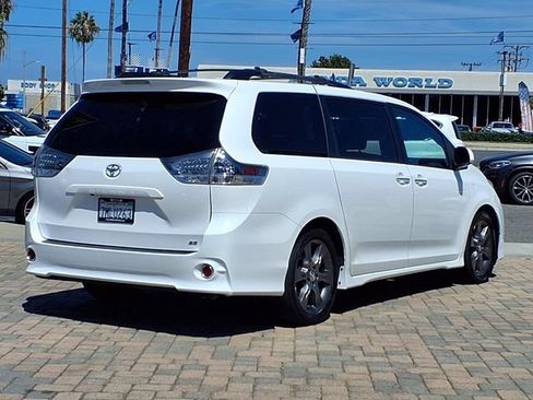 Used 2015 Toyota Sienna SE w/ SE Preferred Package FWD image 5