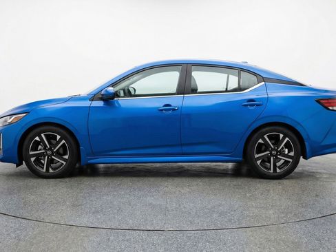Used 2025 Nissan Sentra SV image 5