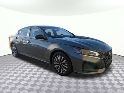 Used 2024 Nissan Altima 2.5 SV