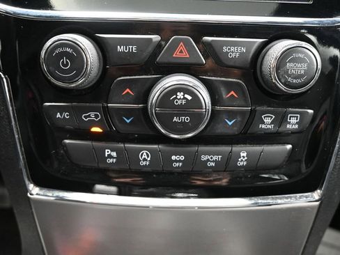Used 2019 Jeep Grand Cherokee Limited AWD/4WD image 18