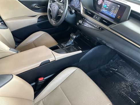 Used 2021 Lexus ES 350 w/ Accessory Package image 17