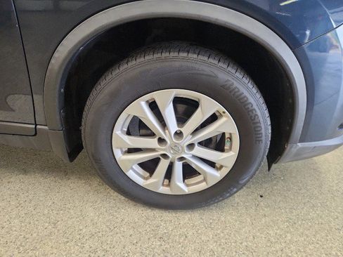 Used 2016 Nissan Rogue SV w/ SV Premium Package image 8