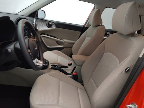 Used 2022 Kia Soul LX image 17