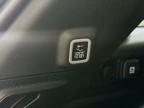 Used 2023 Jeep Grand Cherokee Altitude AWD/4WD image 31