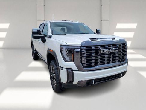 Used 2024 GMC Sierra 2500 Denali Ultimate image 3
