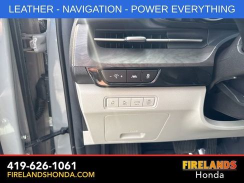 Used 2024 Kia Carnival EX FWD image 15