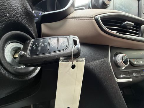 Used 2019 Hyundai Santa Fe SE FWD image 30