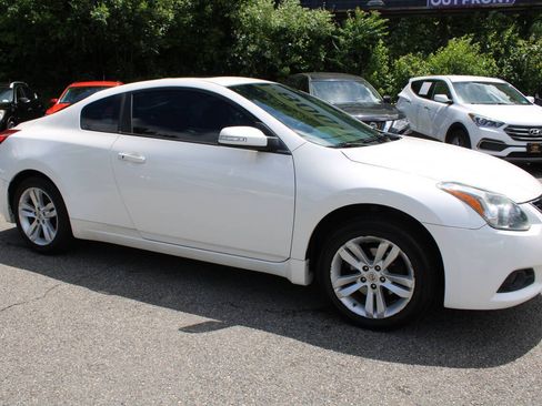 Used 2011 Nissan Altima 2.5 S w/ 2.5S Premium Pkg FWD image 5