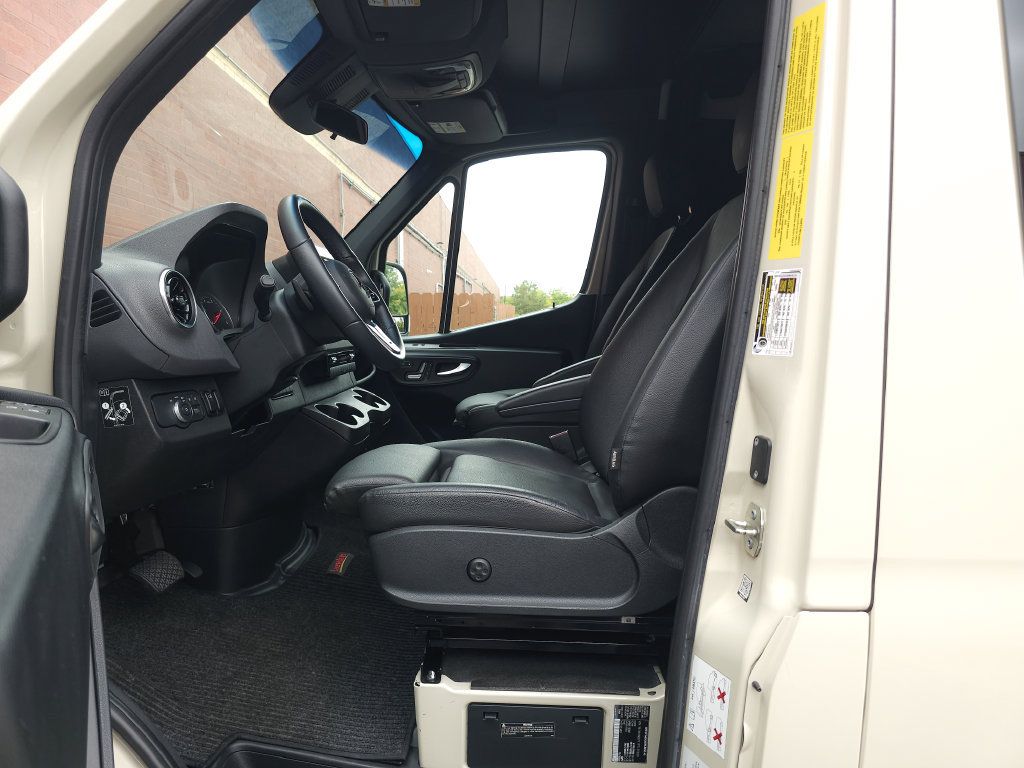 Used 2023 Mercedes-Benz Sprinter 2500 image 10