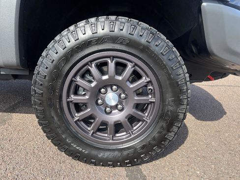 Used 2022 Chevrolet Colorado ZR2 w/ Colorado ZR2 Bison Edition AWD/4WD image 12