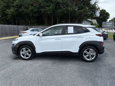 Used 2023 Hyundai Kona SEL image 2