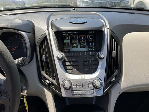 Used 2017 Chevrolet Equinox LS FWD image 32