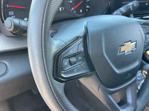 Used 2025 Chevrolet Trax LS FWD image 24