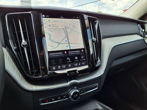 Certified 2025 Volvo XC60 B5 Plus AWD/4WD image 29