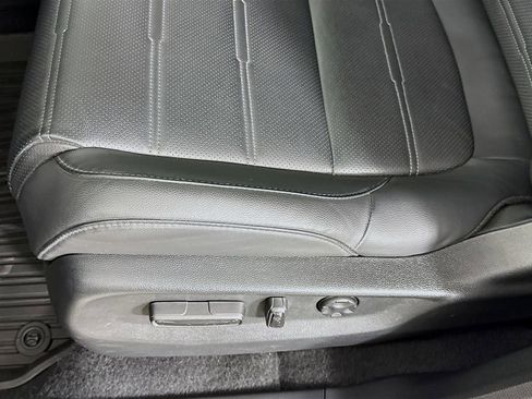 Used 2020 Honda CR-V Touring image 21