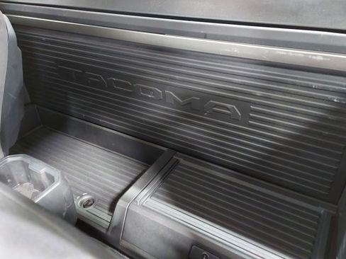 Used 2024 Toyota Tacoma SR image 32