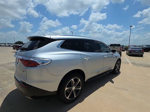 Used 2022 Buick Enclave Essence w/ Sport Touring Edition FWD image 6