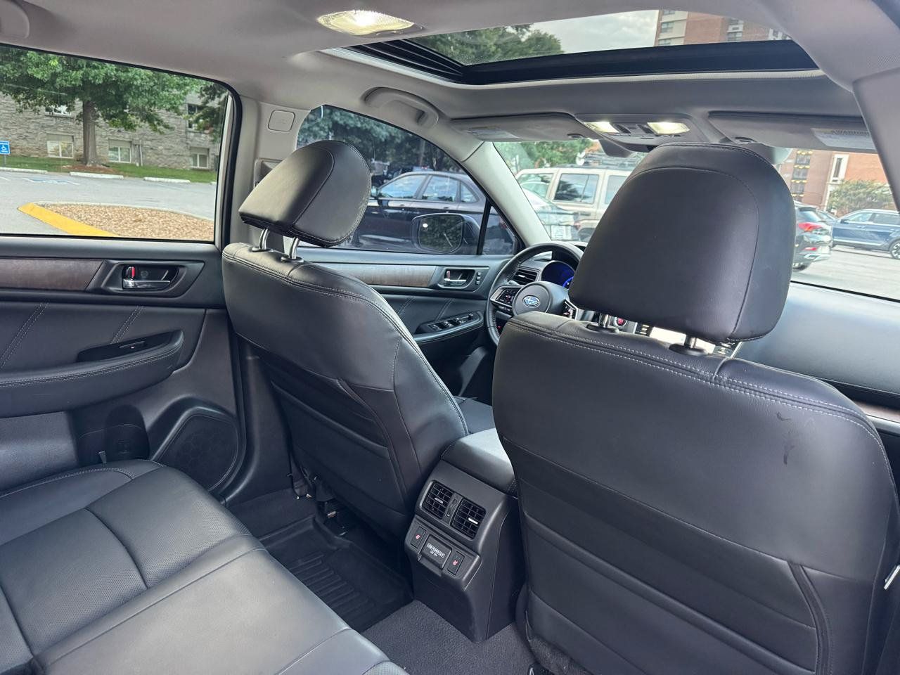 Used 2018 Subaru Outback 2.5i Limited AWD/4WD image 21