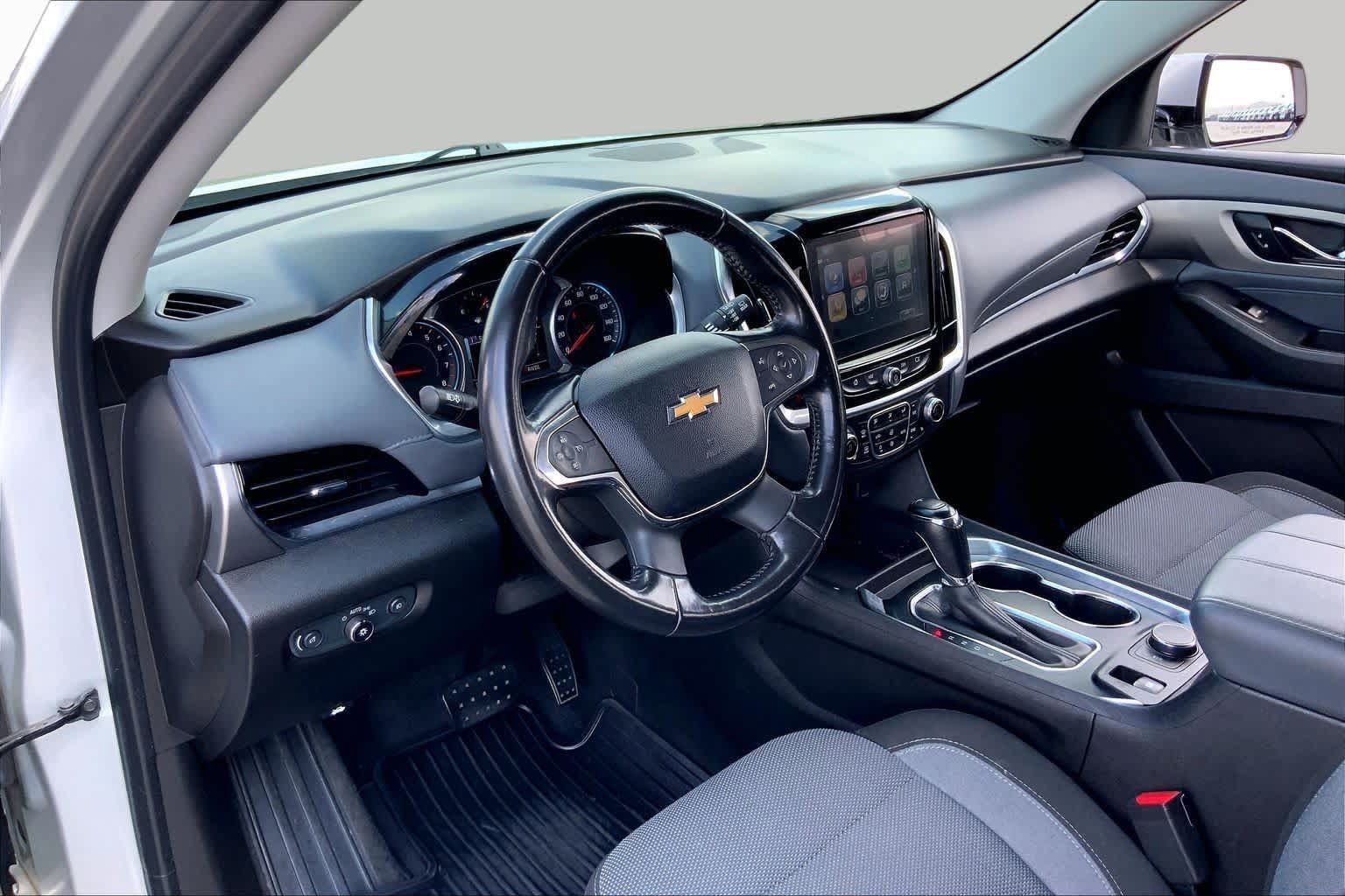Used 2019 Chevrolet Traverse LT FWD image 17