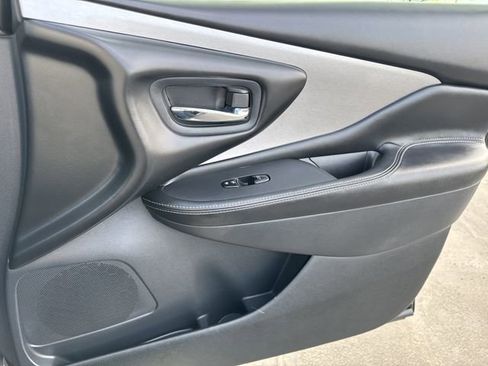 Used 2019 Nissan Murano SV w/ Premium Package image 23
