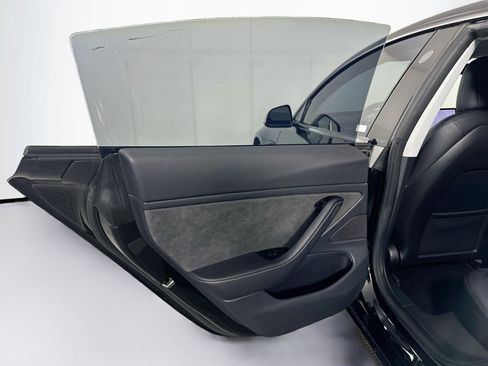 Used 2018 Tesla Model 3 Long Range RWD image 24