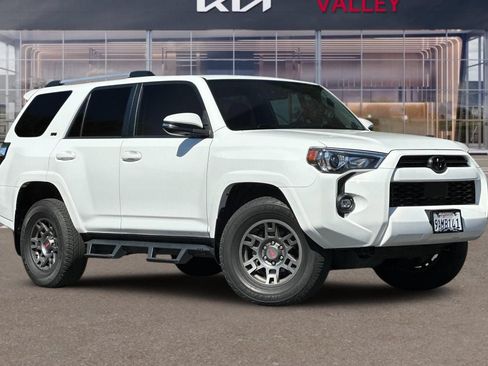 Used 2022 Toyota 4Runner SR5 Premium AWD/4WD image 2
