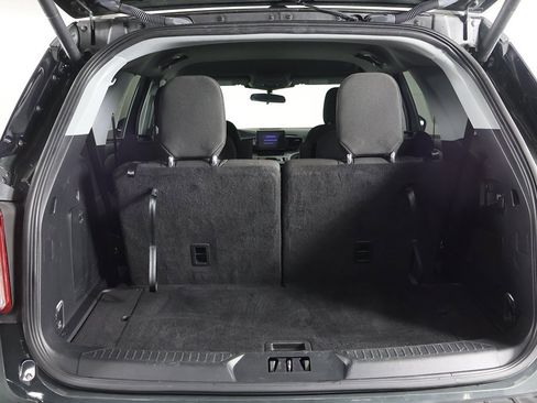 Used 2023 Ford Explorer XLT image 15