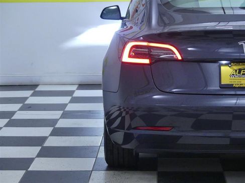 Used 2023 Tesla Model 3 Standard Range image 29