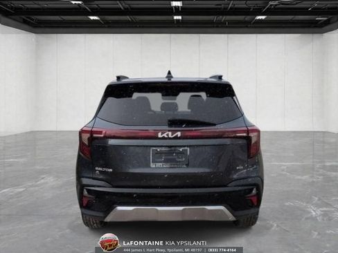 Used 2024 Kia Seltos S AWD/4WD image 7