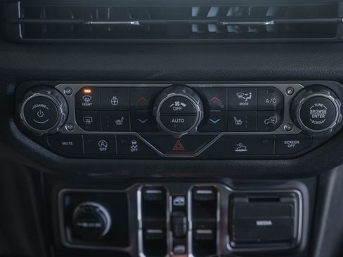 New 2026 Jeep Gladiator Sport image 22