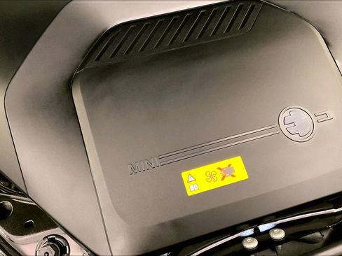 Certified 2025 MINI Cooper Countryman SE w/ Comfort Package Max image 31