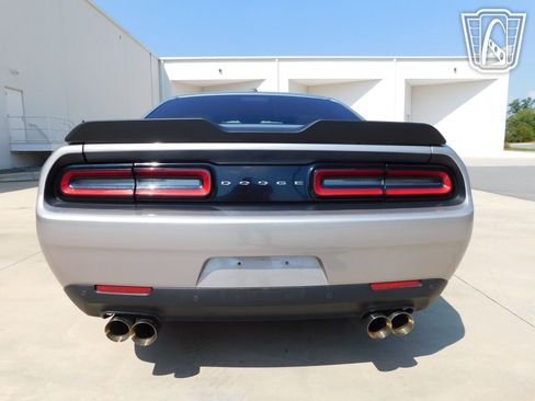 Used 2015 Dodge Challenger SXT w/ Driver Convenience Group RWD image 22