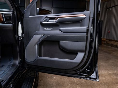 Used 2025 GMC Sierra 1500 Denali AWD/4WD image 37