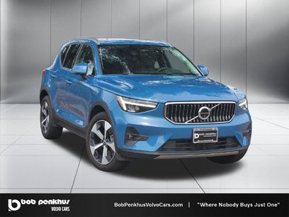 Used 2025 Volvo XC40 B5 Plus