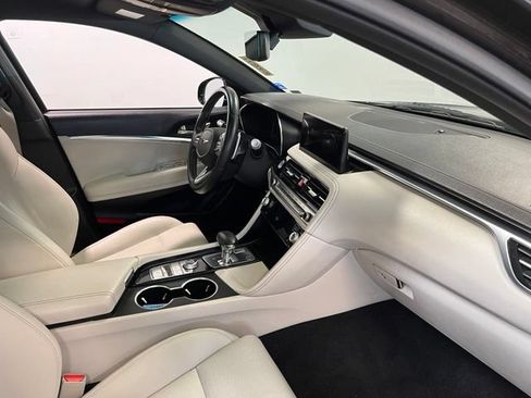 Used 2025 Genesis G70 2.5T RWD image 11