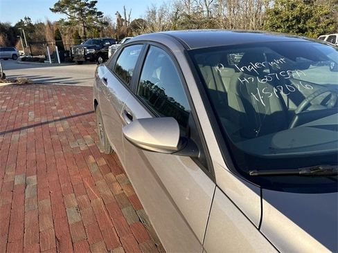 Used 2021 Hyundai Elantra SEL image 18