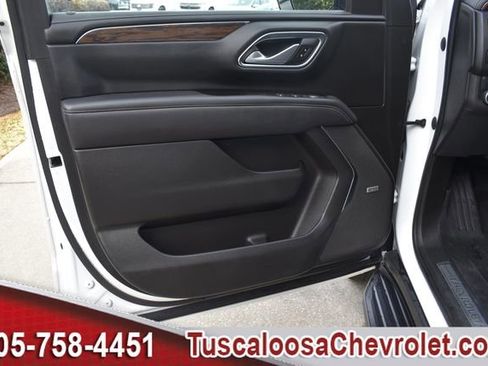 Used 2022 Chevrolet Suburban Premier image 19