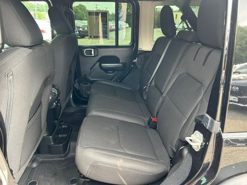 Used 2023 Jeep Wrangler Unlimited w/ Cold Weather Group AWD/4WD image 19